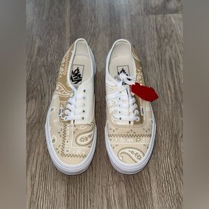 Authentic Peace Paisley Peace Tru